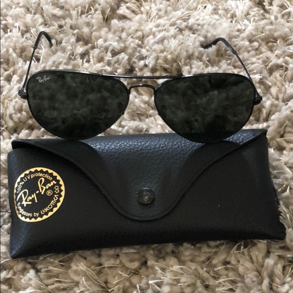 classic Black Ray Bans aviator